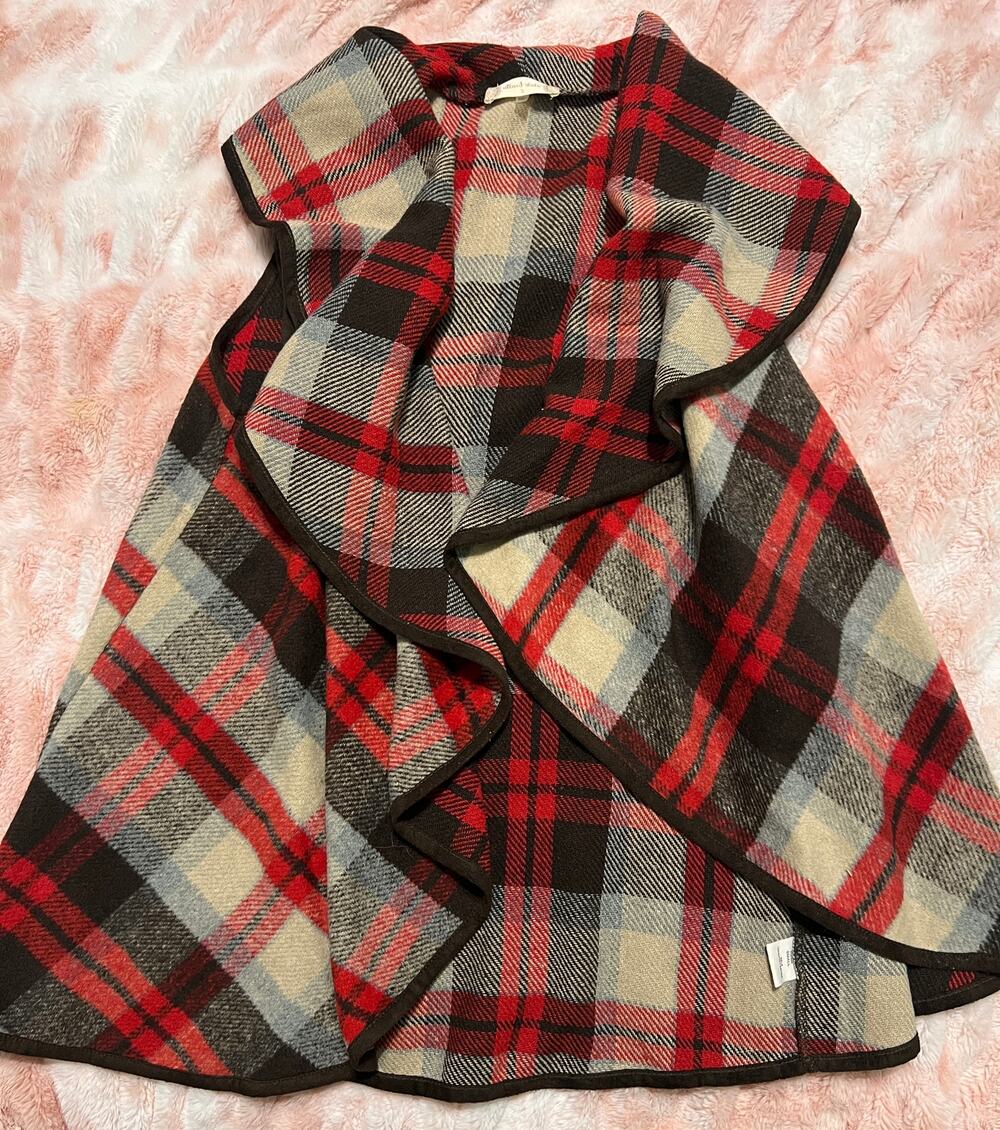 Altar’d State Women’s Small Plaid Waterfall Vest Red Black Gray Blanket Wrap